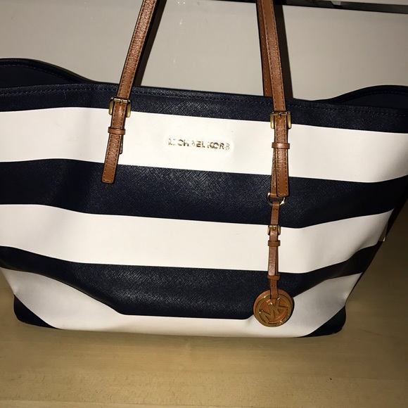 38pm $215 $345 size os add to bundle navy blue and white striped